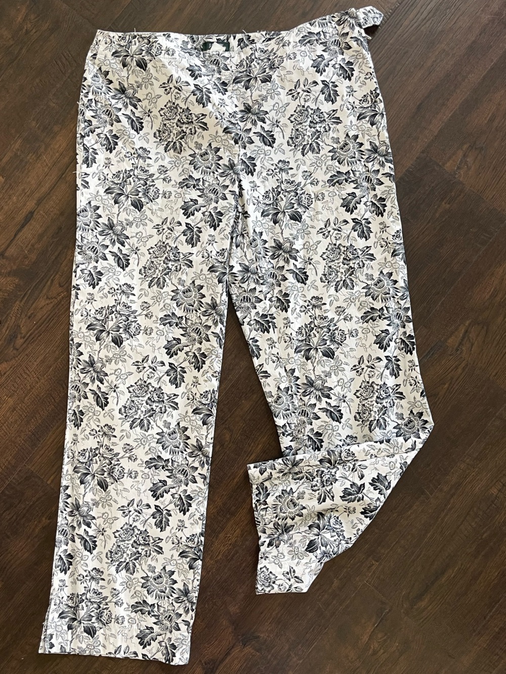 J CREW Floral Black White Toile Ankle Length Lightweight Preppy Pants Size 4